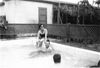 1960_61 mis padres en la piscina de casa.jpg