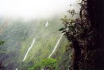 Niebla cayendo sobre las cascadas R.jpg